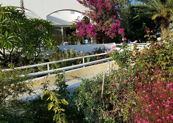 Mantenia Hotel