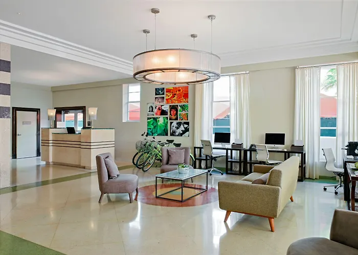 Hotel Breakwater South Beach