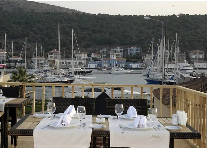 Cesme Kanuni Kervansaray Historical Hotel