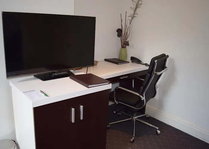 Auldington Hotel