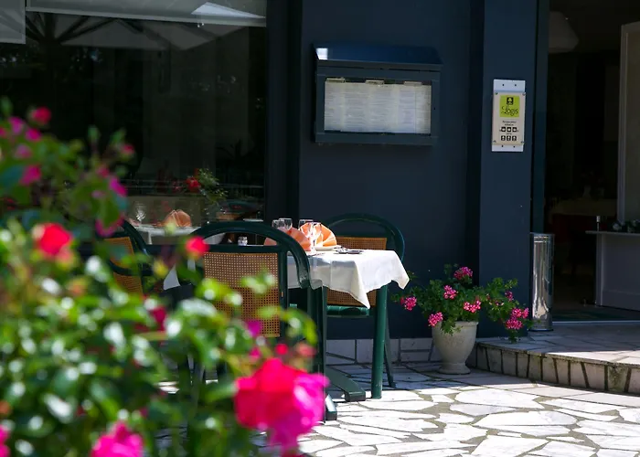 Logis Hôtel Auberge de la Rose