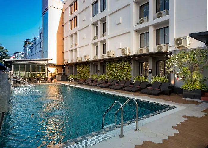 Nouvo City Hotel