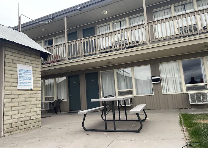 Motel Oasis