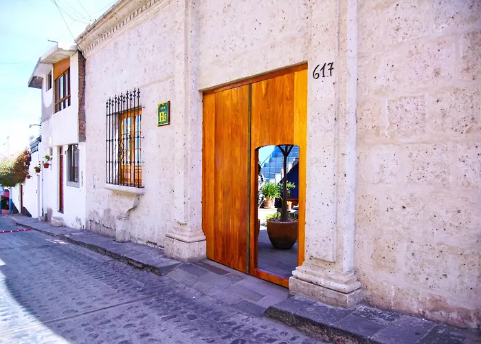 Azul Colonial