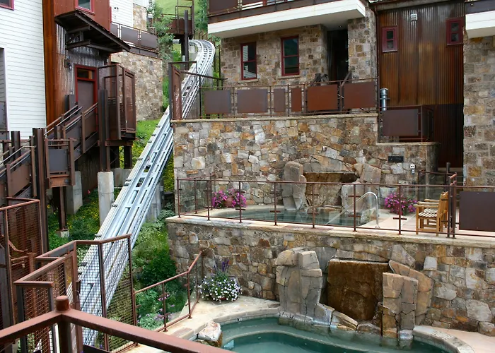Element 52, Auberge Collection