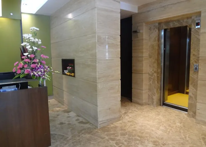 Ascot Hotel
