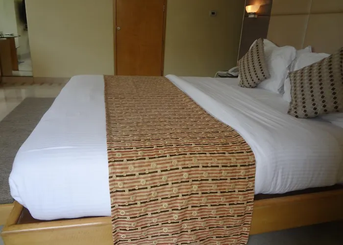 Ascot Hotel