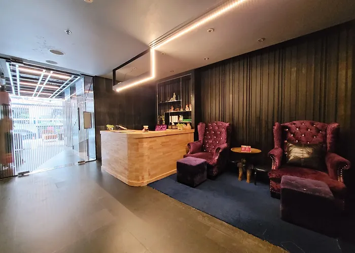 Citrus Sukhumvit 13 Nana Bangkok By Compass Hospitality - Newly Renovated