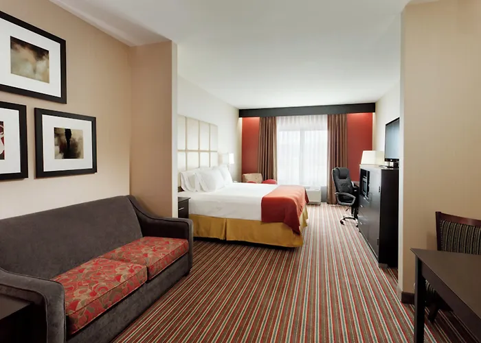 Holiday Inn Express & Suites Northeast By Ihg