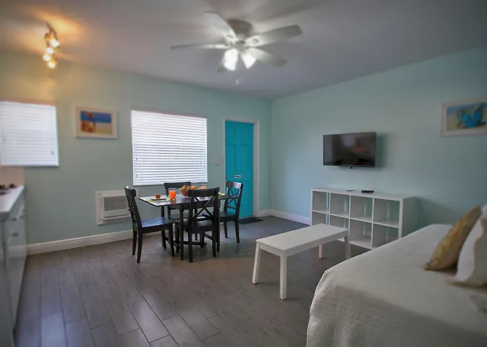 Hollywood Beachside Boutique Suite