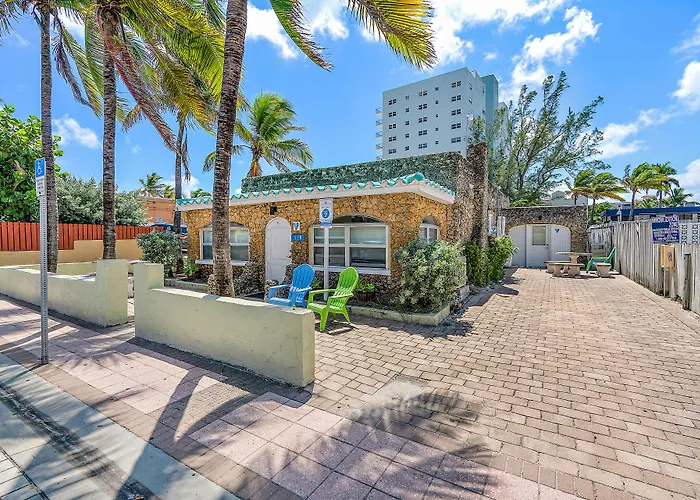 Hollywood Beachside Boutique Suite