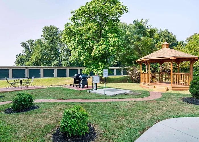 Comfort Inn & Suites Orange - Montpelier