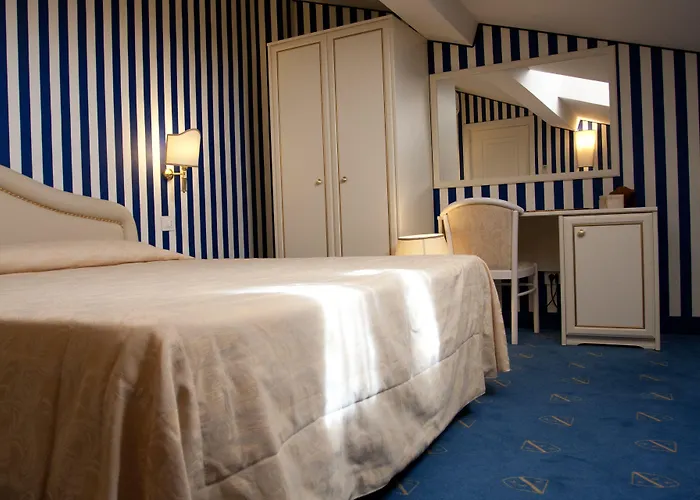 Hotel Navy