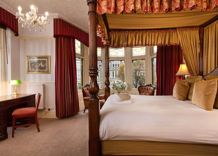 Lincoln House Private Hotel