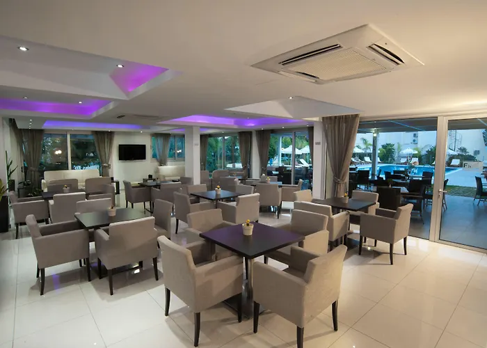 Frixos Suites Hotel Apts
