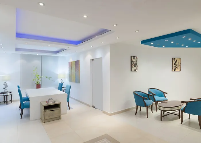 Al Hail Waves Hotel Managed By Centara