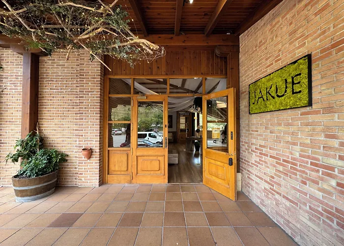Hotel Jakue