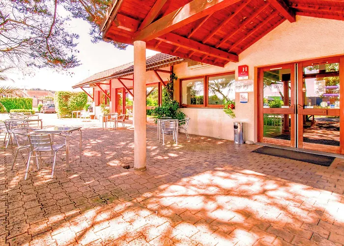 Brit Hotel Confort Pau Lons