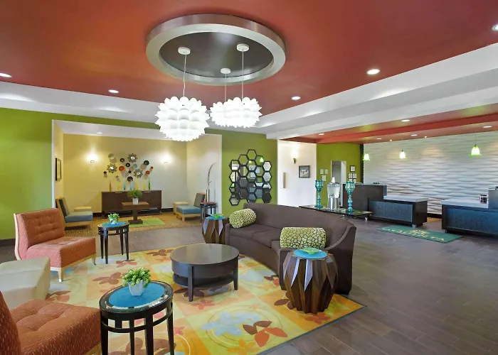 La Quinta By Wyndham Pearsall