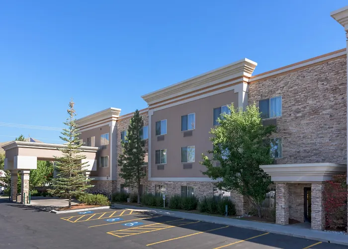 Wood River Inn & Suite