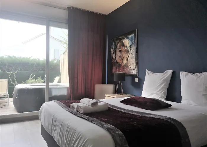 Hotel Sable Et Soleil - Port, Plage & Jacuzzi Prive