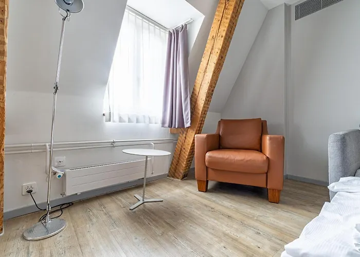 Royal Hotel - Urban Living