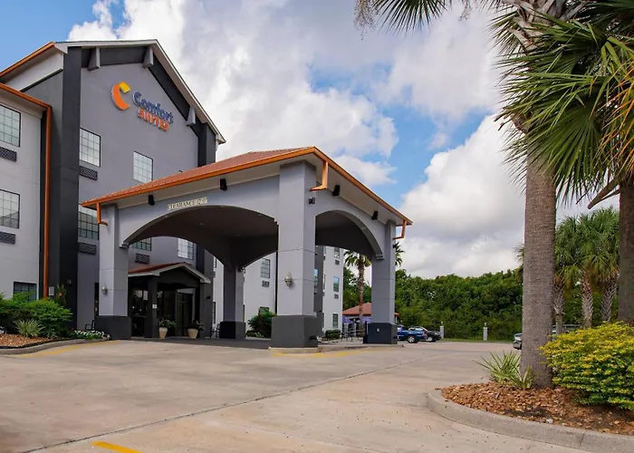 Comfort Suites Oil Center