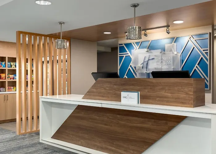 Holiday Inn Express & Suites North Fremont By Ihg