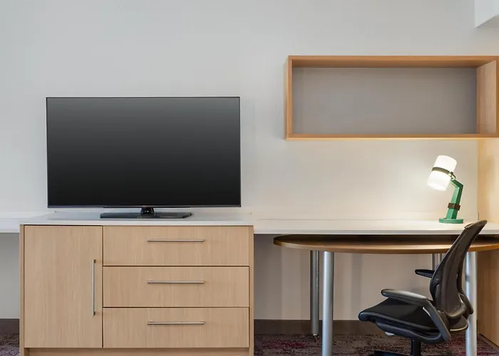 Home2 Suites By Hilton Milwaukee Brookfield