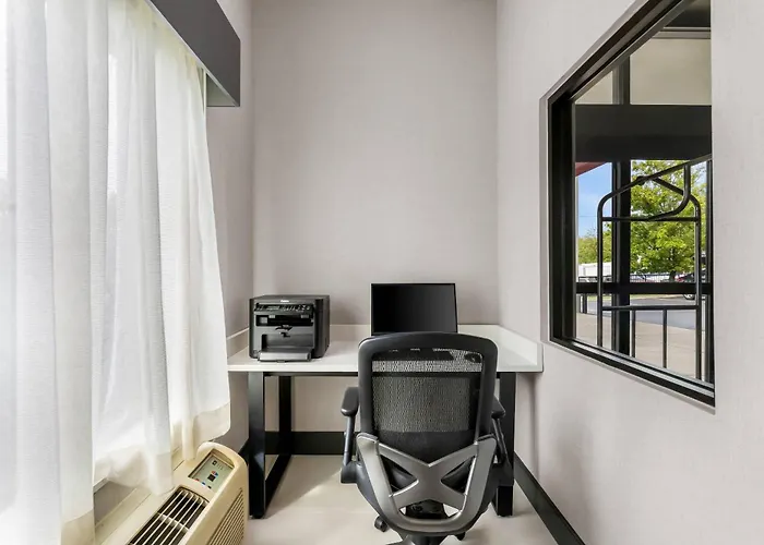 Brentwood Suites Nashville, An Ascend Collection Hotel