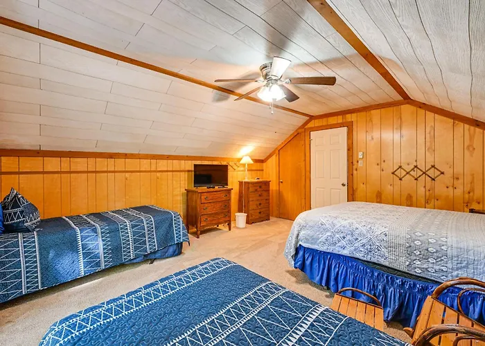 Private Dock & Beach! Lake Norman Cottage Hideaway
