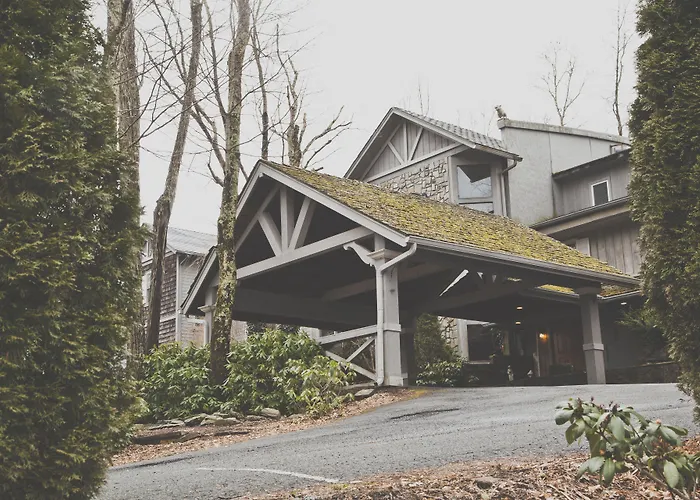 Inn At Crestwood
