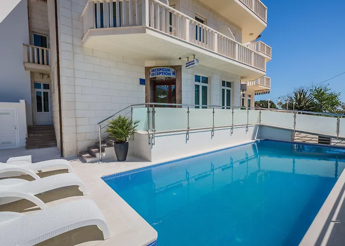 Hotel Riva Kastela With Swimming Pool
