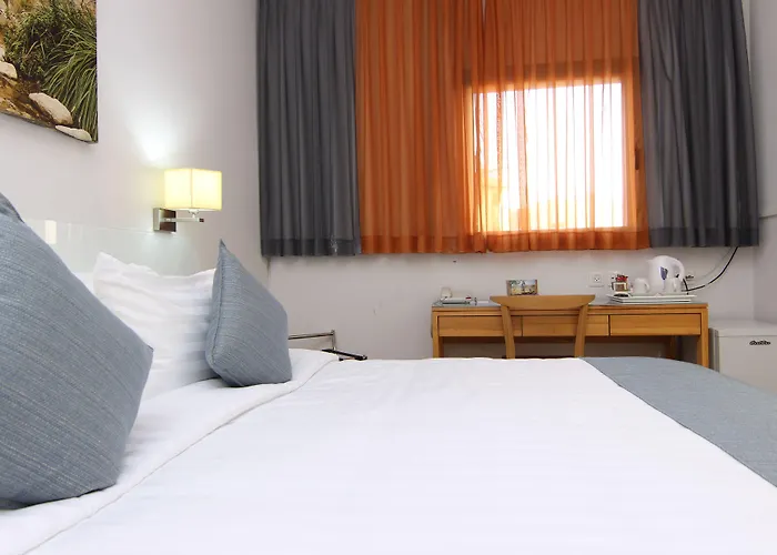 Hotel Poli Urban By Afi Hotels