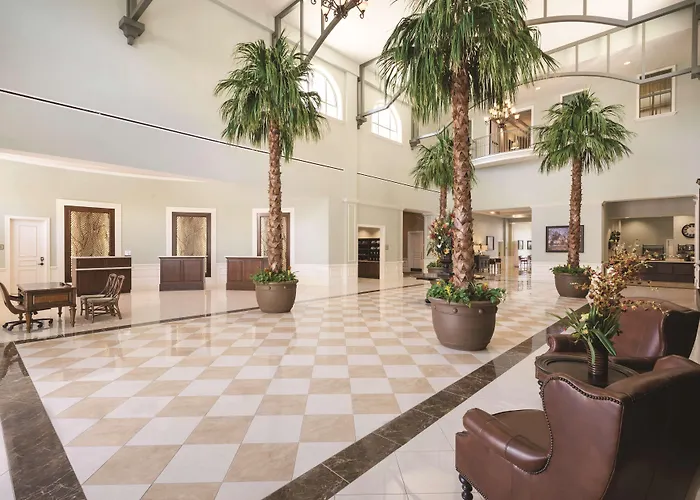 Embassy Suites Savannah Historic District