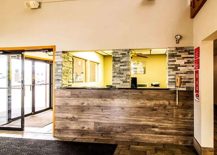Econo Lodge Watertown