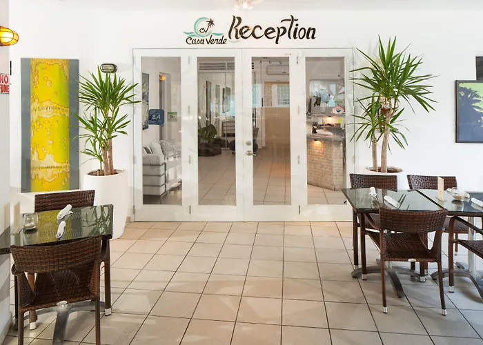 Casa Verde Hotel - Steps To The Beach, Pool, Restaurant & Bar