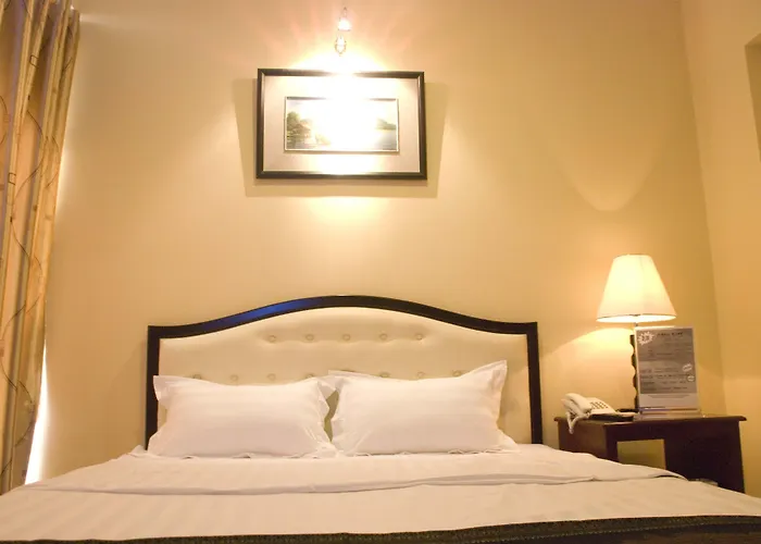 Silver Mounts Hotel