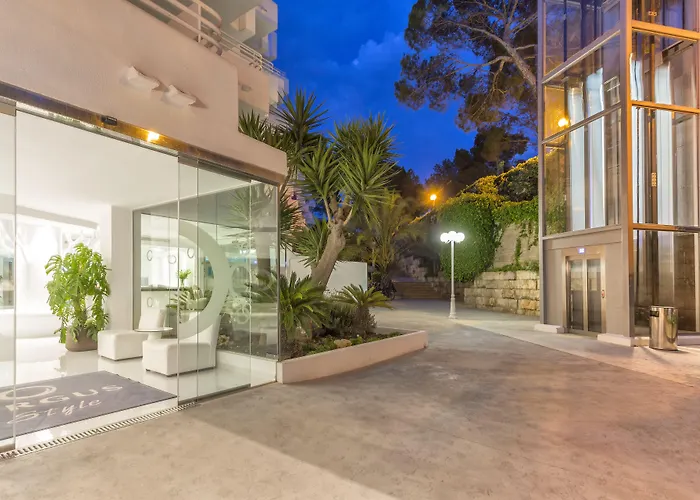 Fergus Style Cala Blanca Suites