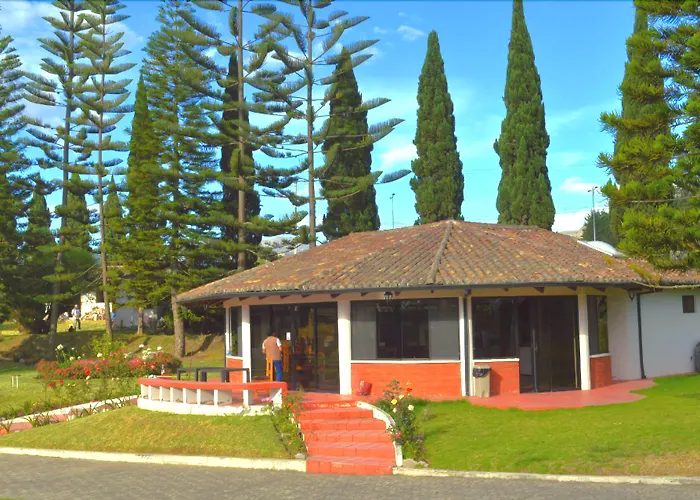 Quito Airport Suites Hotel