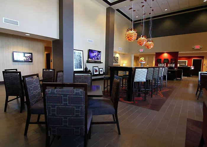Hampton Inn & Suites Grand Forks