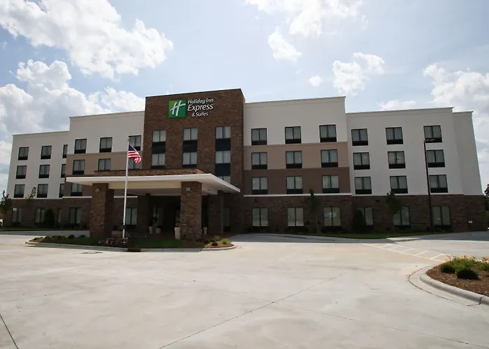 Holiday Inn Express & Suites Monroe By Ihg