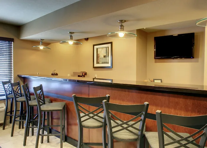 Cobblestone Inn & Suites - Rugby