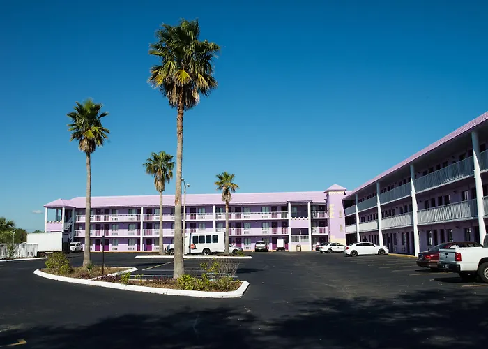 Howard Johnson By Wyndham Orlando Lake Buena Vista South