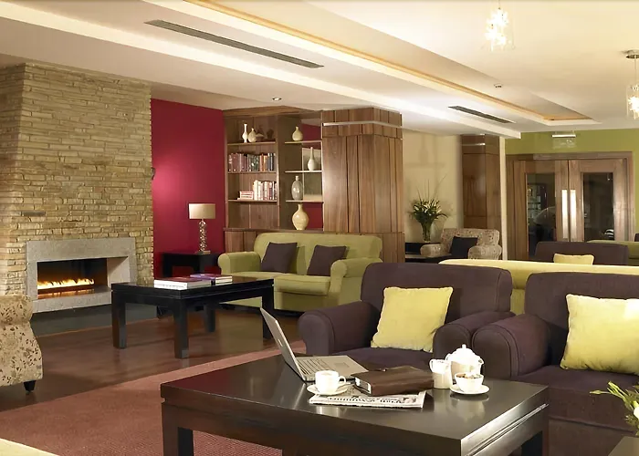 Horse & Jockey Hotel