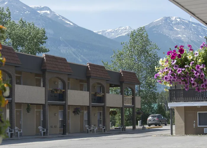 Maligne Lodge