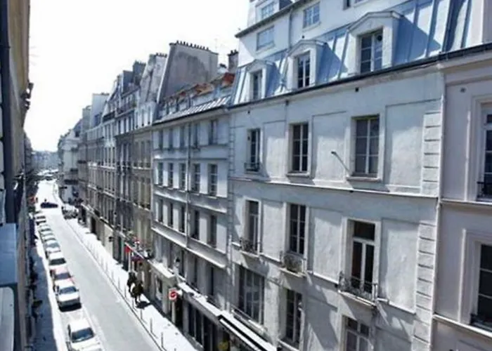 Hotel Du Pont Neuf Paris