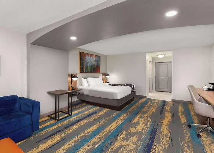 La Quinta By Wyndham Knoxville Central Papermill