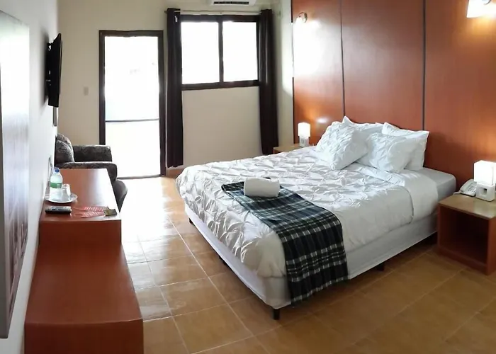 Express Inn Coronado & Camping