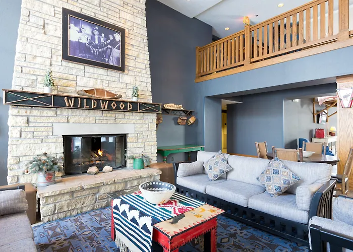 Wildwood Lodge & Suites